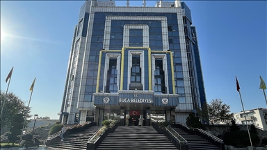 Buca Belediyesindeki yolsuzluk iddiasıyla 11 şüpheli gözaltına alındı