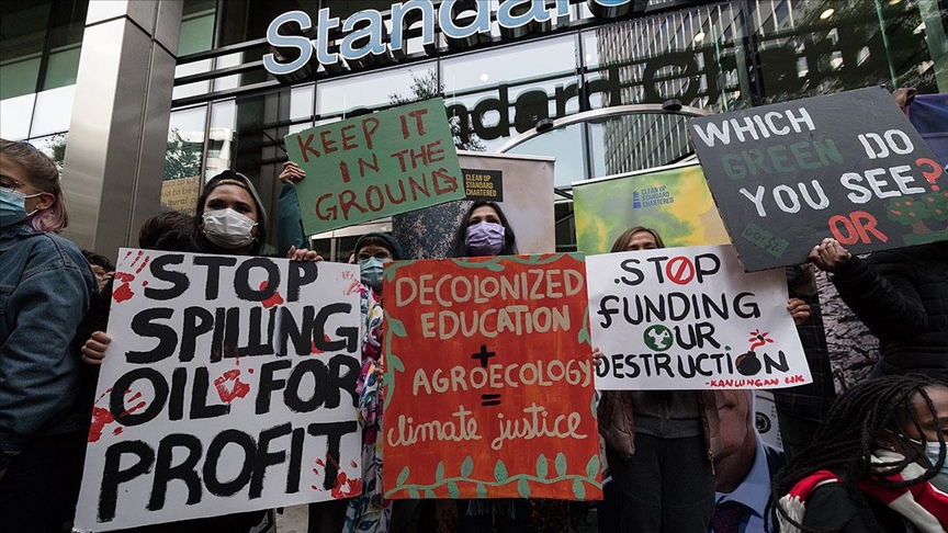 Londra'da çevreci gençler, BM İklim Zirvesi öncesi gösteri düzenledi