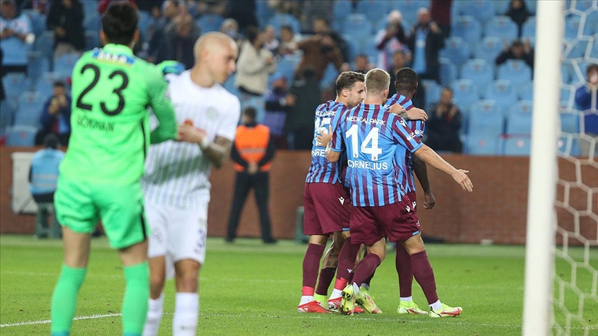 Lider Trabzonspor zirvede puan farkını 7ye çıkardı