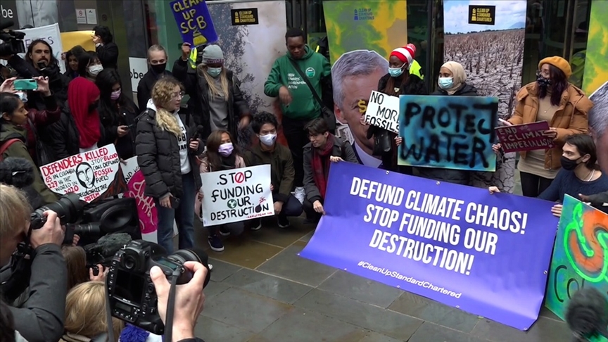 Londrada çevreci gençler, BM İklim Zirvesi öncesi gösteri düzenledi