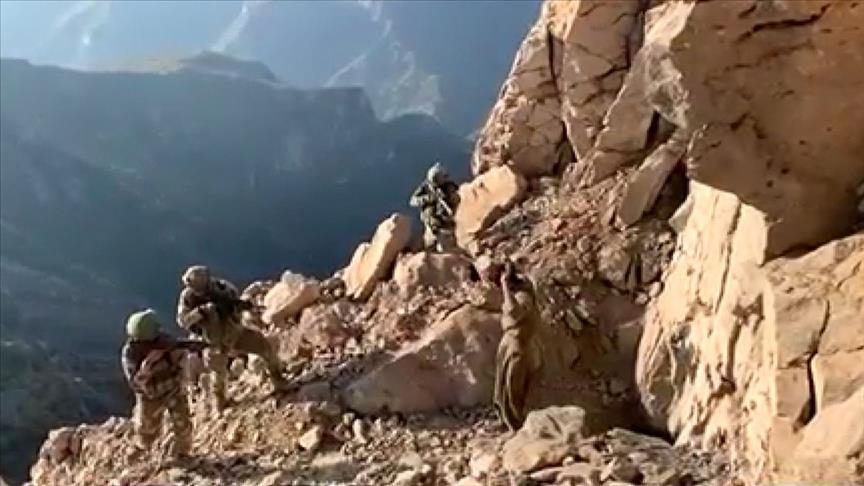 Turkish commandos storm cave, capture 4 PKK terrorists in northern Iraq