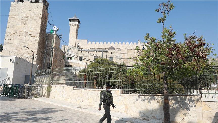 Israel closes Ibrahimi Mosque to Muslim worshippers