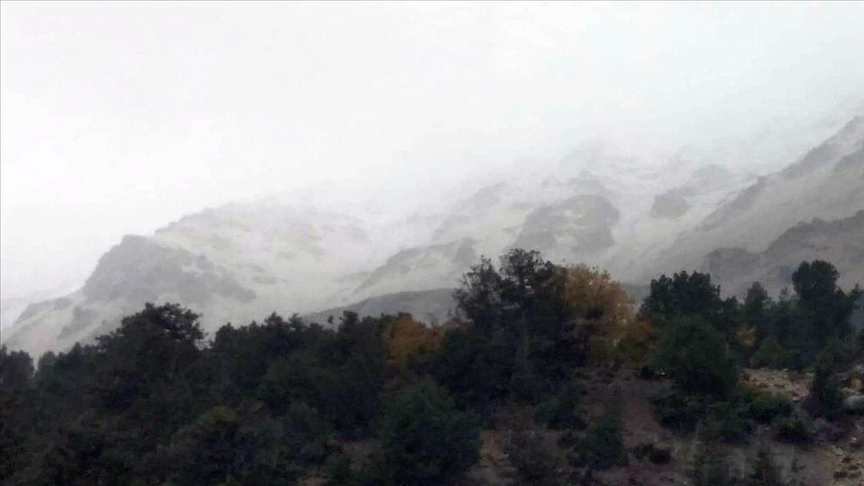 Antalyanın yüksek kesimlerine kar yağdı