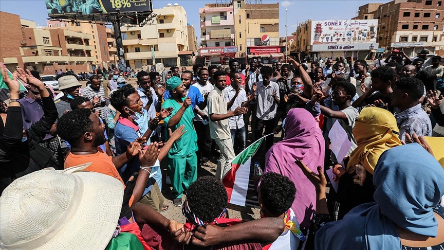 Sudanda askeri yönetim karşıtı gösterilerde 2 protestocu hayatını kaybetti