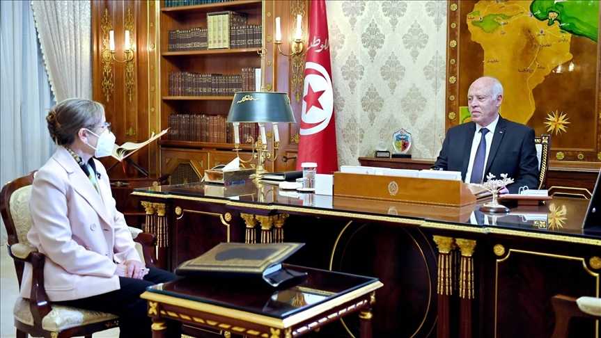 تونس.. سعيد يدعو الحكومة إلى "التقشف"
