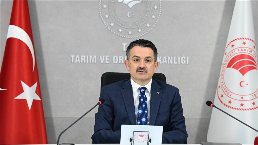 Bakan Pakdemirli'den tarım ve orman il müdürlerine 'saha' talimatı