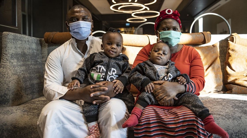 İstanbul'da ayrılan Kamerunlu siyam ikizlerin ailesinden Türkiye'ye teşekkür