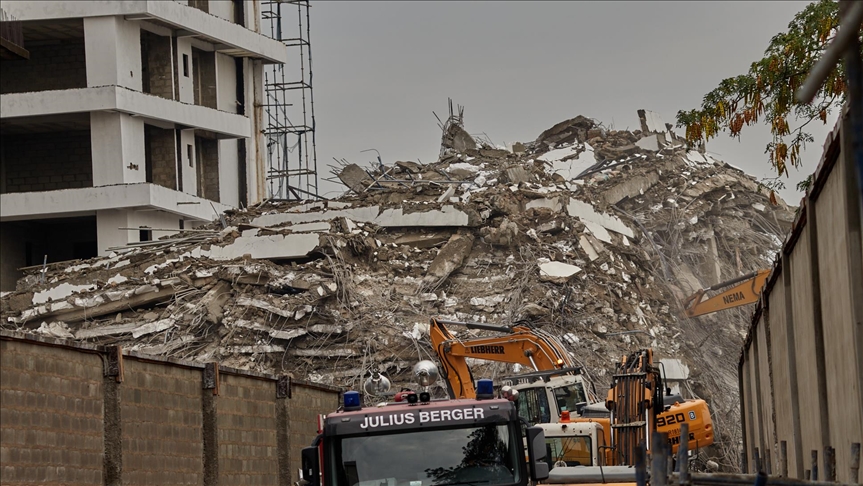 Nijeryada 21 katlı binanın çökmesi sonucu ölenlerin sayısı 36ya yükseldi