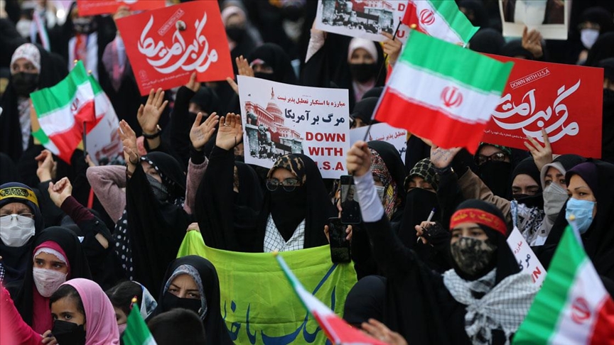 İranda ABDnin Tahran Büyükelçiliği işgalinin 42nci yılı nedeniyle birçok kentte gösteri düzenlendi