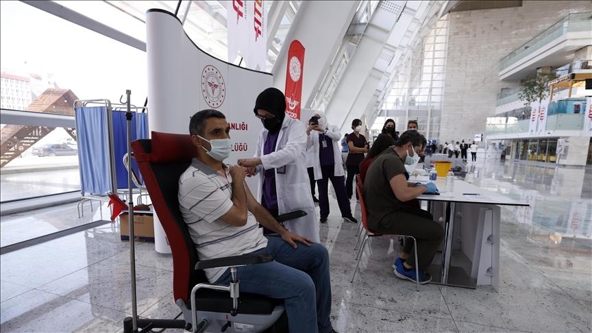 Over 117M coronavirus vaccine shots given in Turkey to date
