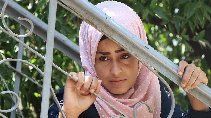 Esed rejiminin işkence yuvalarında tecavüze uğrayan Filistinli Sena adalet bekliyor