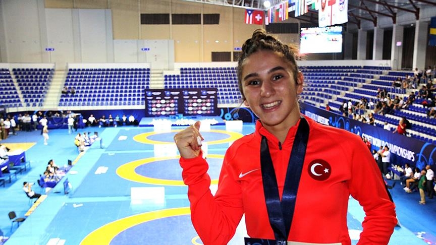 Zeynep Yetgil, 23 Yaş Altı Dünya Güreş Şampiyonasında üçüncü oldu
