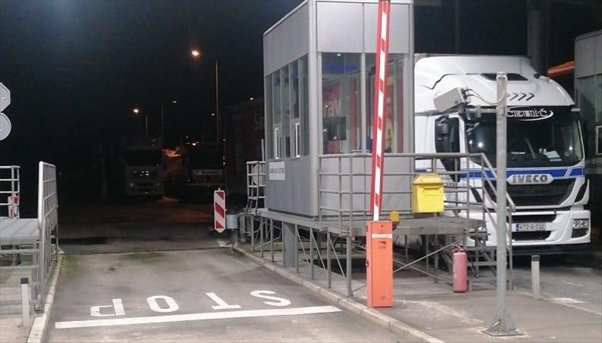Onemogućen promet teretnih vozila na graničnom prelazu Ličko Petrovo Selo/Izačić