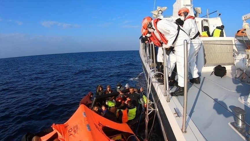 Turkey rescues 75 irregular migrants after Greek push-back