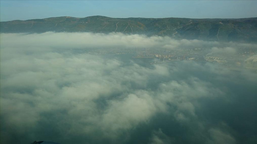 İzmit Körfezi üzerindeki sis, deniz uçağıyla görüntülendi