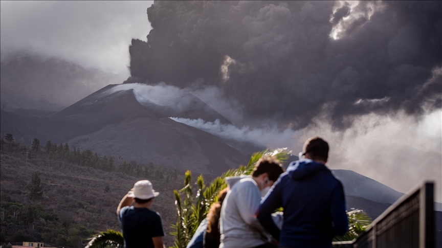 Španija: Erupcija vulkana Cumbre Vieja privlači turiste