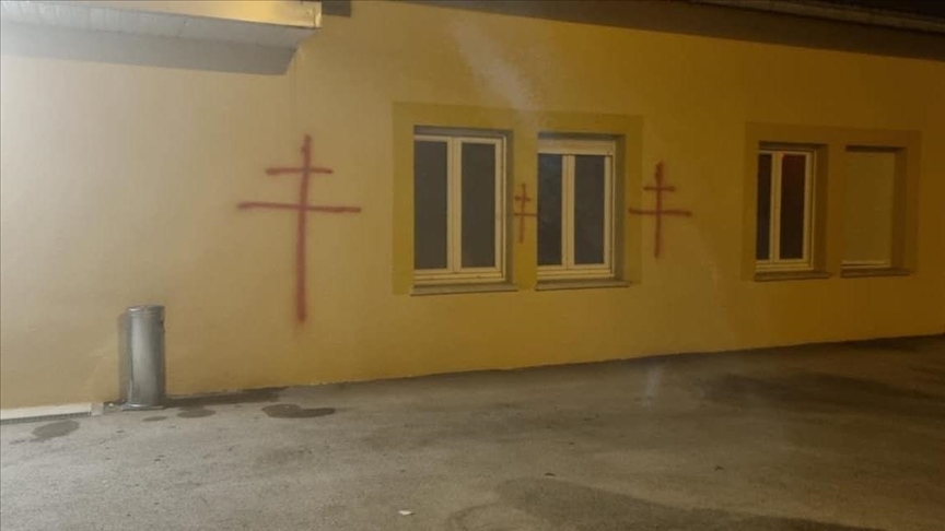 France: des tags islamophobes contre plusieurs mosquées la même nuit