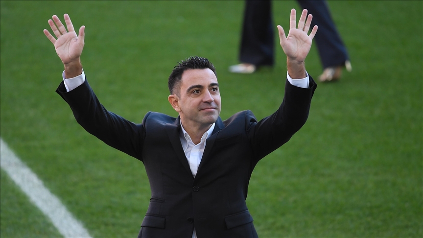 El excampeón del mundo Xavi promete 'buen fútbol' en su presentación como director técnico del Barcelona