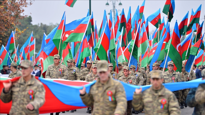 В Баку прошло шествие по случаю Дня Победы