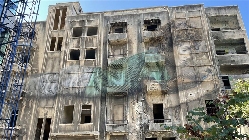 Çeşitli ülkelerden gelen sokak sanatçıları çizimleriyle Beyruta yeni bir çehre kazandırıyor