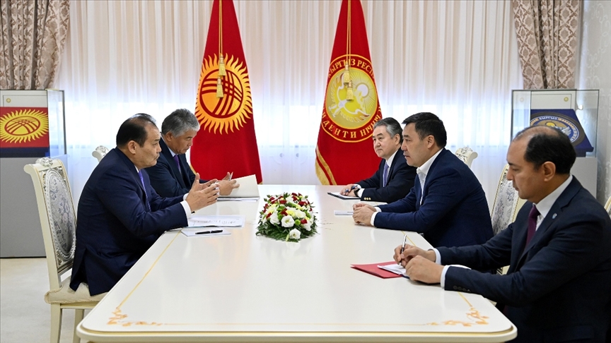 Kırgızistan Cumhurbaşkanı Caparov, Türk Konseyi Genel Sekreteri Amreyev'i kabul etti