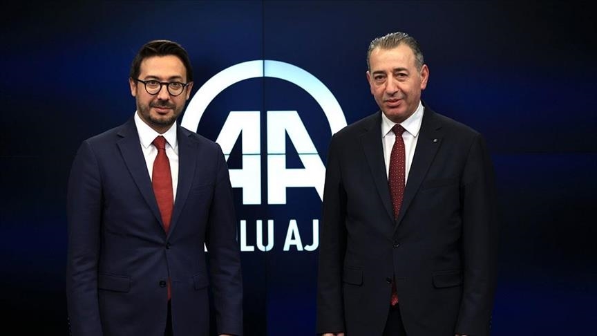 Aydin Maruf Visite L'Agence Anadolu