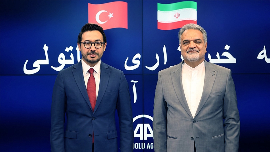 İranın Ankara Büyükelçisi Ferazmend, AAyı ziyaret etti