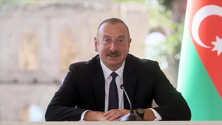 Azerbaijani president congratulates servicemen on Victory Day
