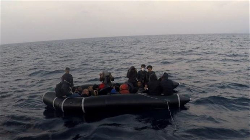 تركيا.. إنقاذ 24 مهاجرا قبالة سواحل "جناق قلعة"
