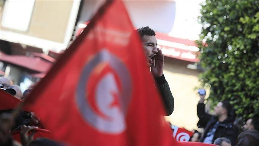Protesters burn National Guard station south of Tunisia