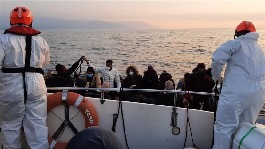 تركيا.. إنقاذ 75 طالب لجوء قبالة سواحل إزمير