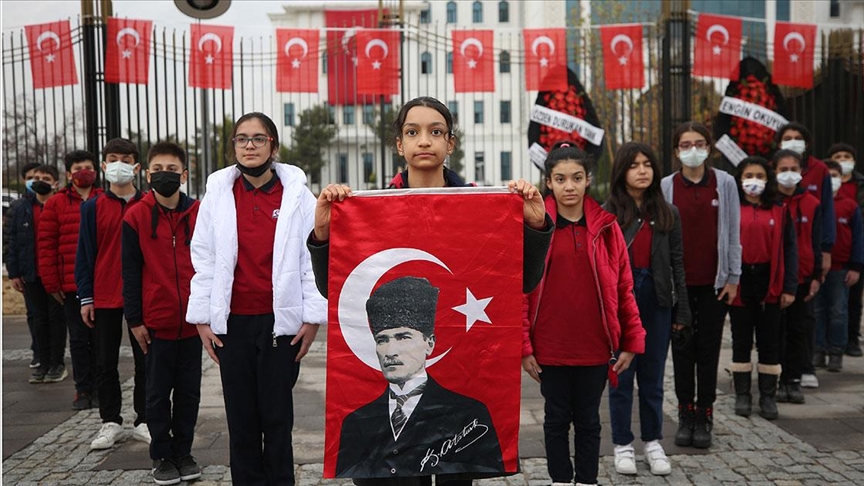 Büyük Önder Atatürk'ü andık