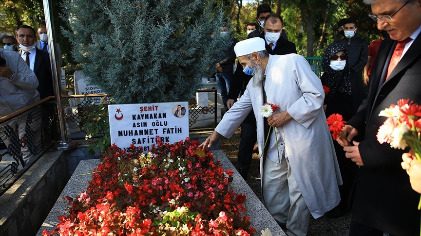 Şehit Kaymakam Safitürk, Sakaryada mezarı başında anıldı