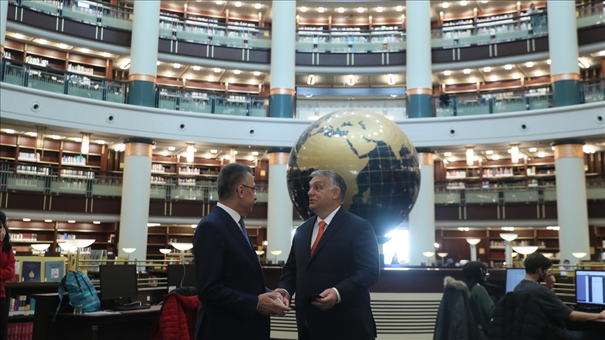 Macaristan Başbakanı Orban, Millet Kütüphanesi ve Müteferrika Sergisini gezdi