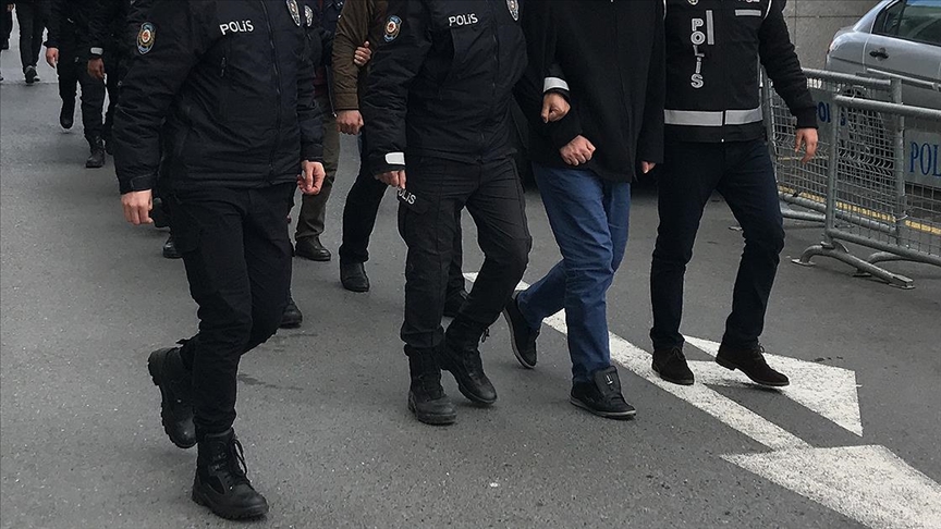 İstanbul merkezli 4 ilde düzenlenen FETÖ operasyonunda 16 şüpheli yakalandı