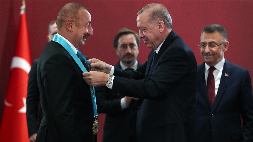 اردوغان «نشان جهان تُرک» را به علی‌اف اهدا کرد