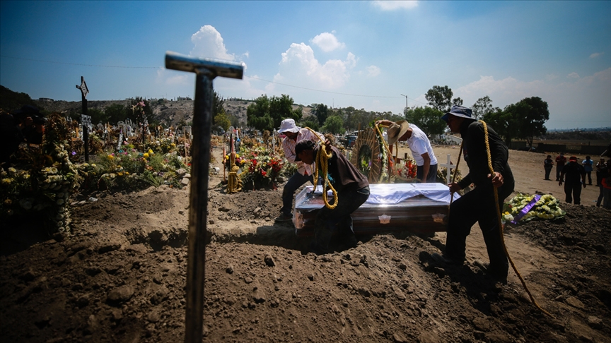 Meksikada Kovid-19 nedeniyle ölenlerin sayısı 290 bini aştı