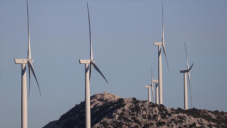 Bakan Dönmez: Rüzgardan elektrik üretimi 10 Kasımda rekor kırdı