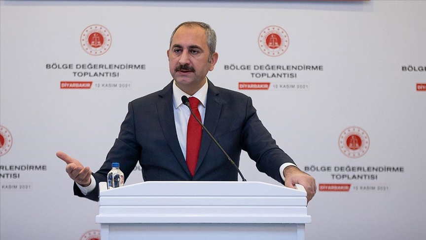 Adalet Bakanı Gül: Bu topraklarda nefret tohumlarının bir daha yer almamasının teminatı hukuktur