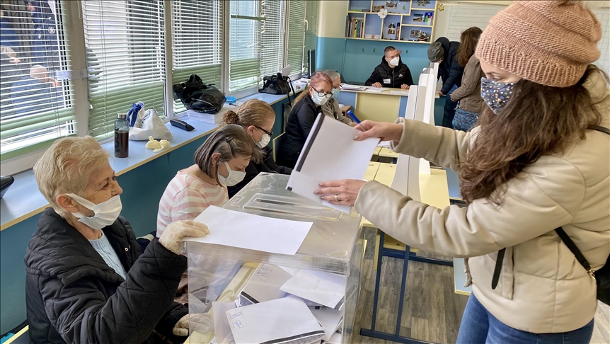 Bulgarians seek to end political deadlock in year's 3rd election