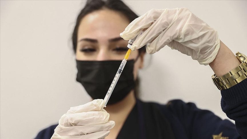 Kovid-19dan korunmak için sırası gelenlere 3. doz aşı tavsiyesi