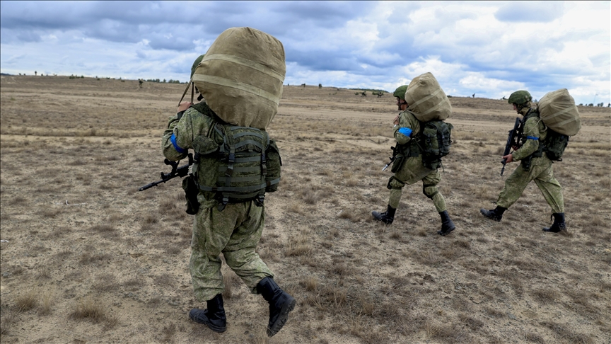 2 Russian paratroopers die in Belarus drill