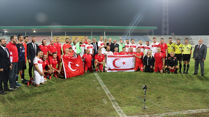KKTC Cumhuriyet Meclisi ve TBMM futbol takımları dostluk maçı yaptı