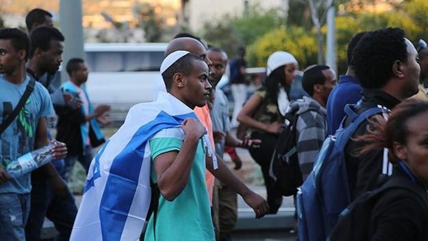 Thousands protest to let Ethiopians into Israel