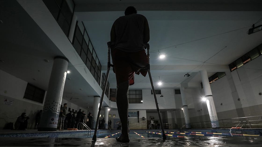 Gazze Şeridinde bedensel engelli yüzücüler milli takıma girmek için yarıştı