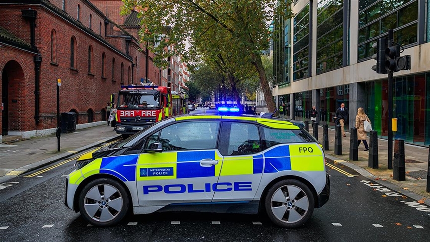 İngiltere'de dün hastane önündeki patlamanın 'terör olayı' olduğu açıklandı