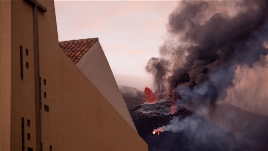 Cumbre Vieja Yanardağından çıkan lavlar 58 günde 2600den fazla binayı yaktı