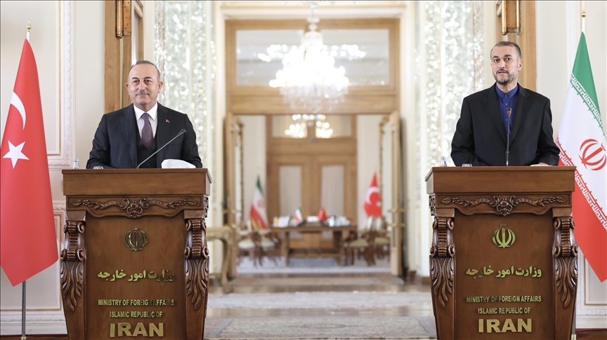 Чавушоглу: Турция выступает против односторонних санкций в отношении Ирана