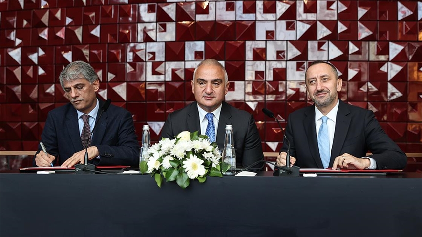 Kültür ve Turizm Bakanlığı ile Türk Telekom arasında AKM Bağış ve Destek Sözleşmesi imzalandı