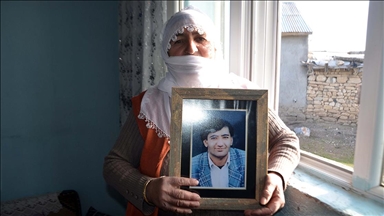 Muş'ta oğlu dağa kaçırılan anne evladına kavuşacağı günün hayaliyle yaşıyor